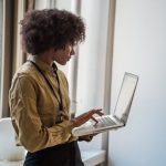 Turvallinen deittailu yöllä Miten välttää spökäys