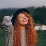 Miksi videolla flirttailu tuntuu aidommalta kuin tekstiviestittely