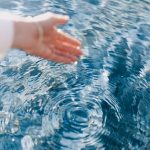 Todelliset tarinat verkossa tapahtuvasta deittailusta ja keskustelusta vieraiden kanssa